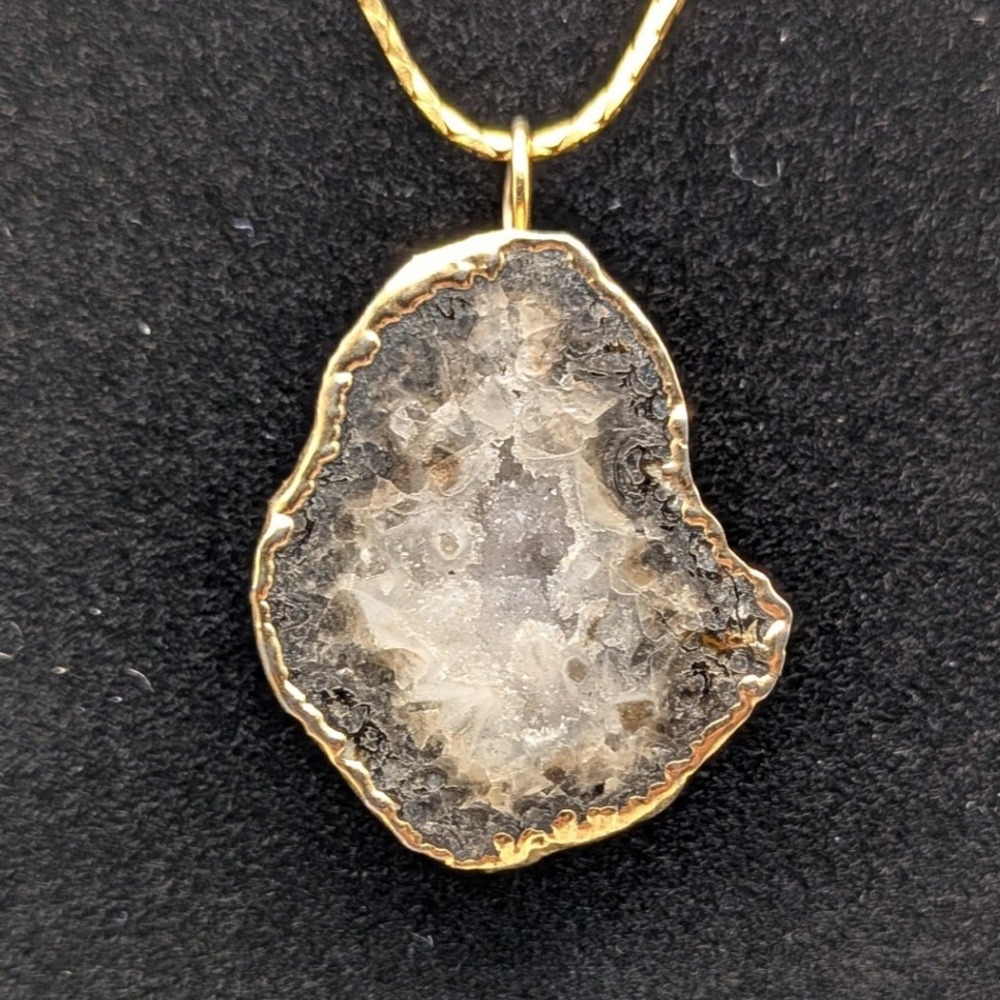Gold Tone Geode Druzy Slice Pendant Necklace 22 Inch Snake Chain Bohemian VTG